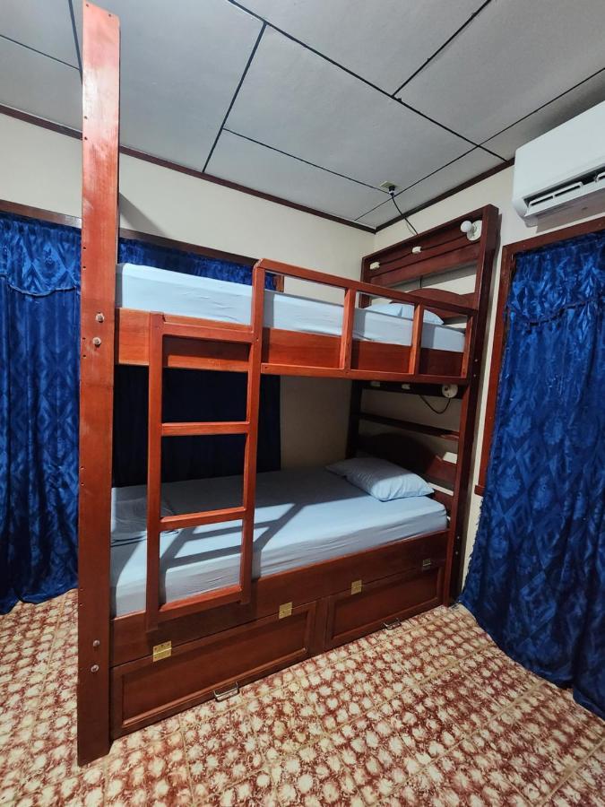 Fenix Hotel & Hostel อูติลา ภายนอก รูปภาพ