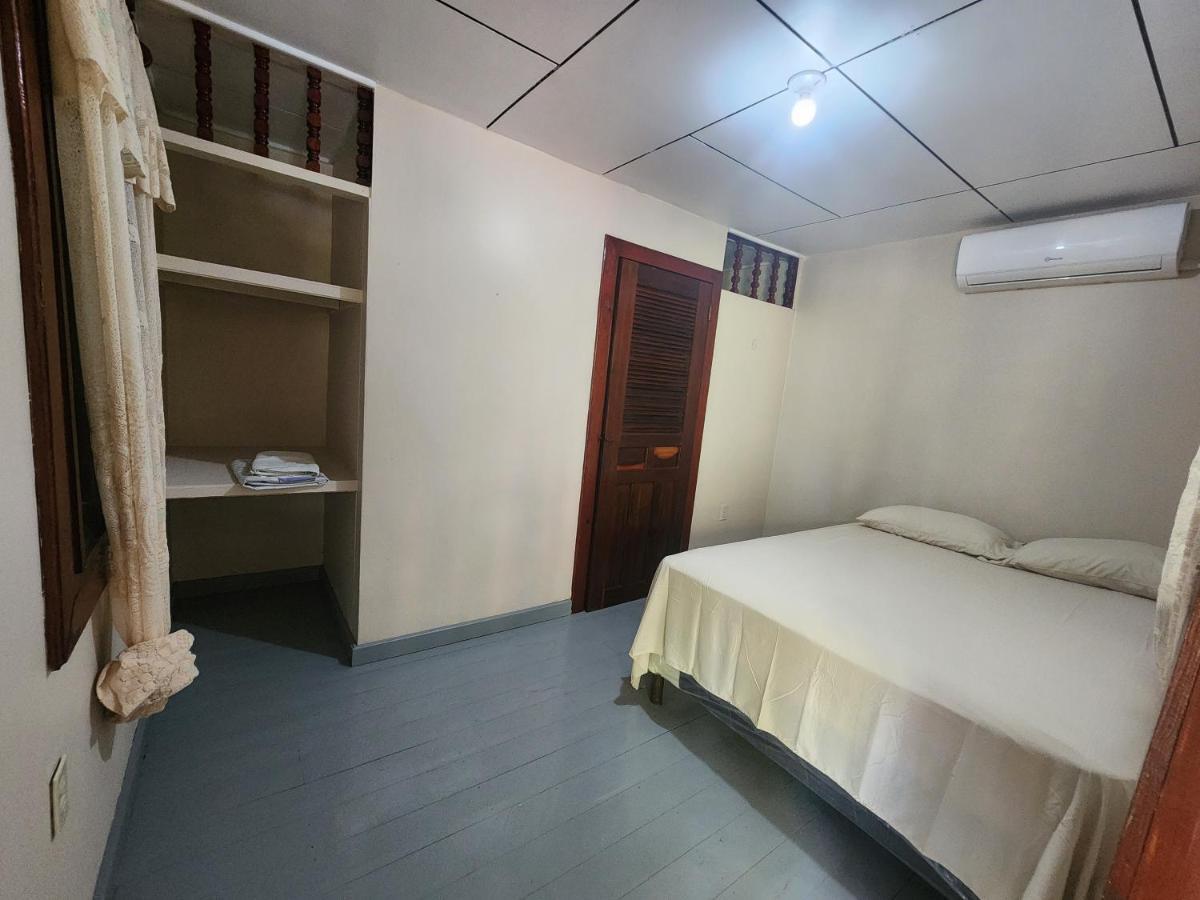 Fenix Hotel & Hostel อูติลา ภายนอก รูปภาพ