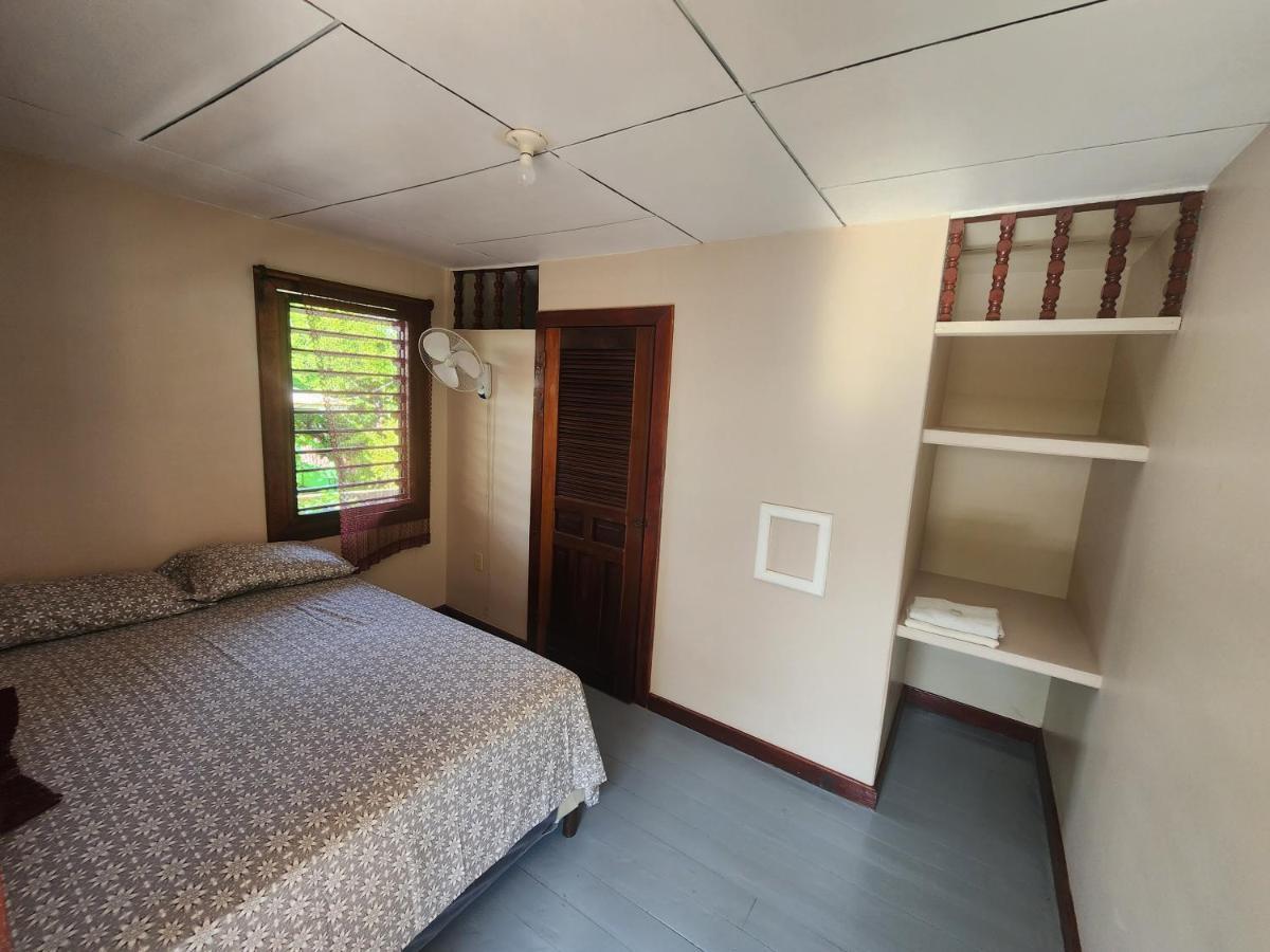Fenix Hotel & Hostel อูติลา ภายนอก รูปภาพ