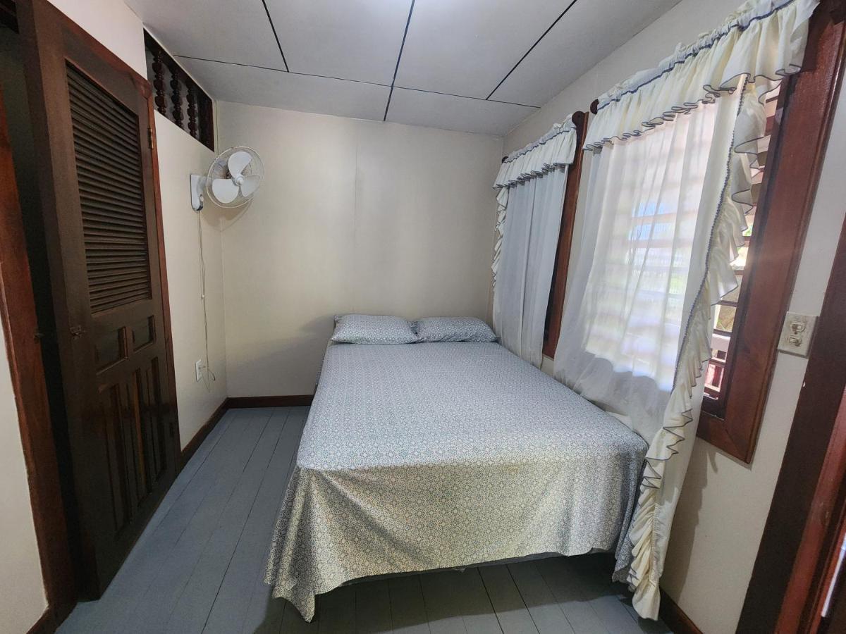 Fenix Hotel & Hostel อูติลา ภายนอก รูปภาพ
