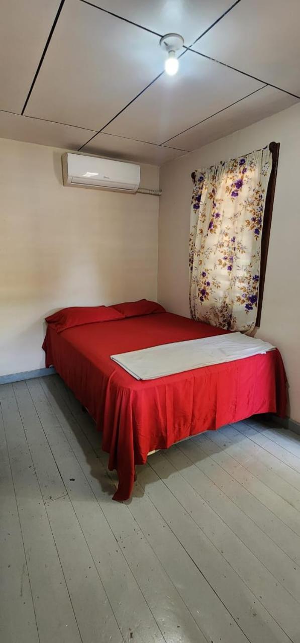 Fenix Hotel & Hostel อูติลา ภายนอก รูปภาพ